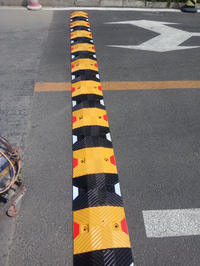 減速帶